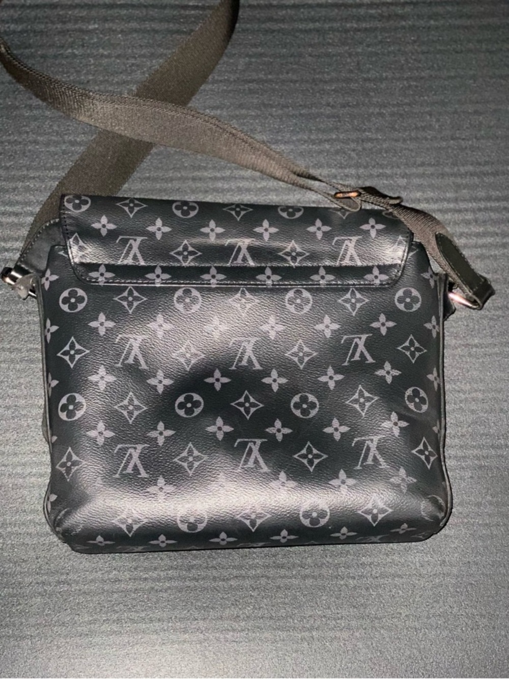 Louis Vuitton Black and Gray Monogram Messenger Bag - Picture 6 of 16